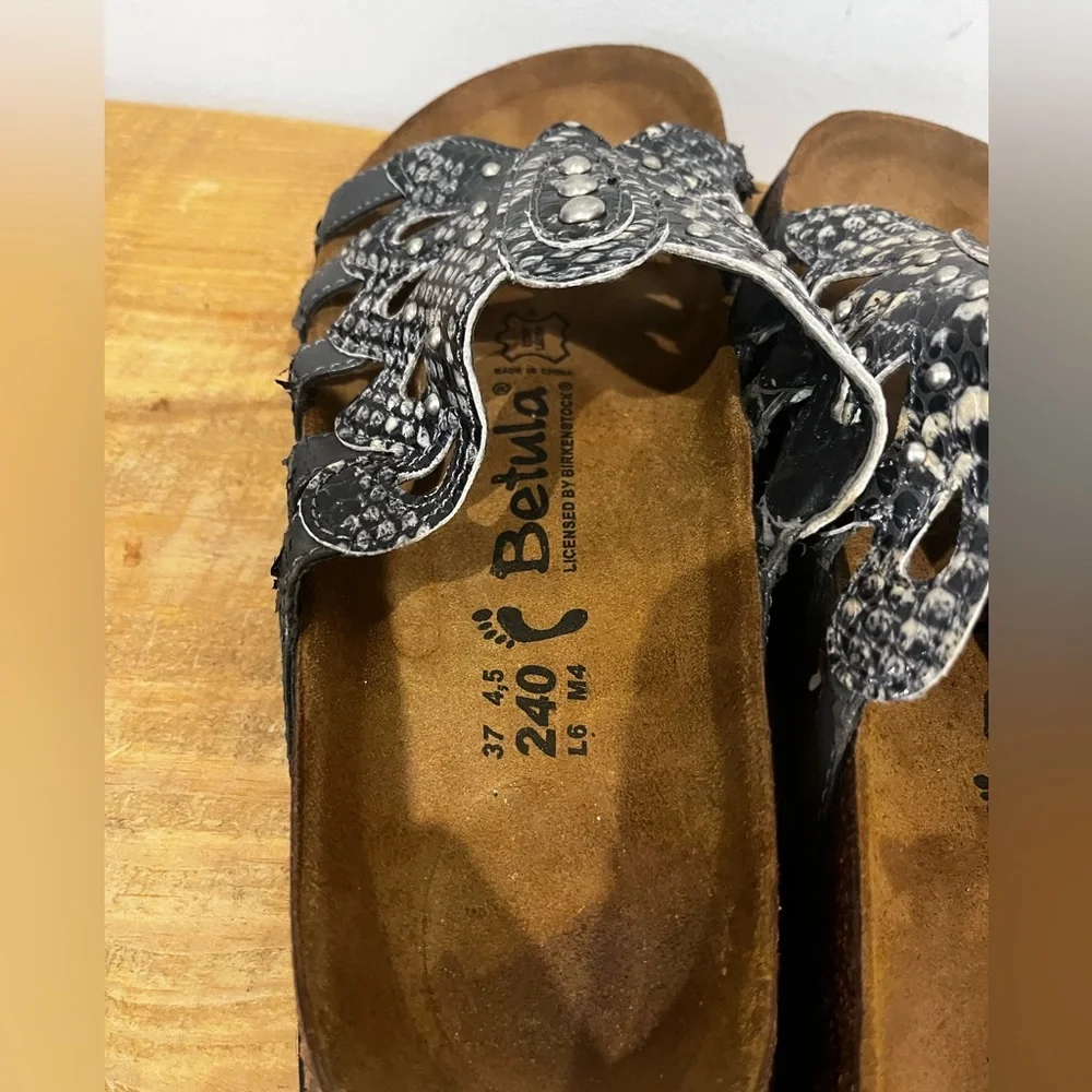 Birkenstock Betula women’s butterfly slid on sandals size 6 EUC read description
